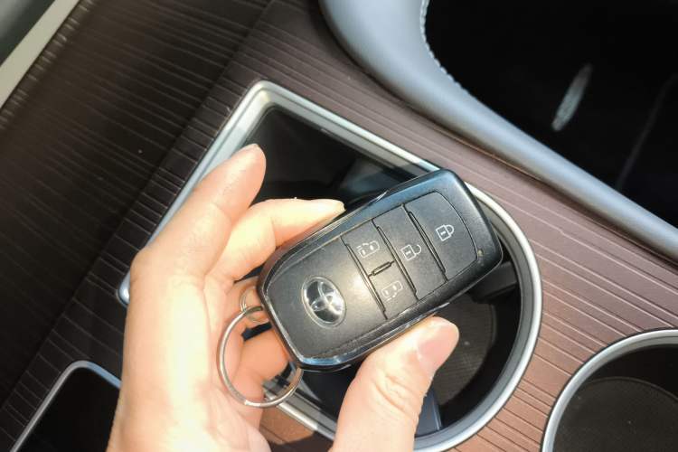 Used Toyota Sienna 2024 2.5L Hybrid Comfort Edition
