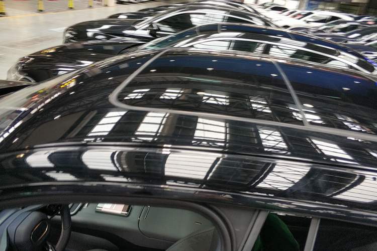 Used Lynk & Co 07 2024 EM-P 126 Long-Range Halo
