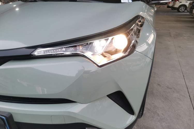 Used Toyota IZOA 2018 2.0L Yichi Edition China V Standard