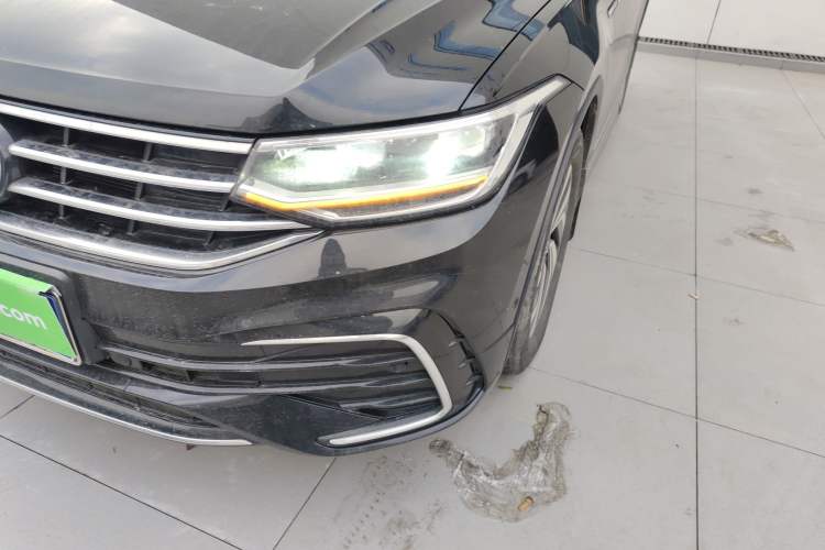 Used Volkswagen Tiguan L 2024 Outstanding Model 330TSI Automatic Two-Wheel Drive R-Line Dragon Glory Edition
