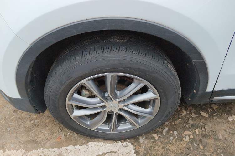 Used Geely Auto Emgrand X7 Sport 2018 1.8TD Automatic Two-Wheel Drive Smart Connect 4G Internet Edition
