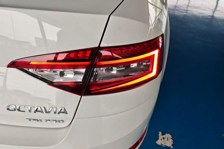 Used Skoda Octavia 2020 TSI230 DSG SmartDrive Luxury Edition