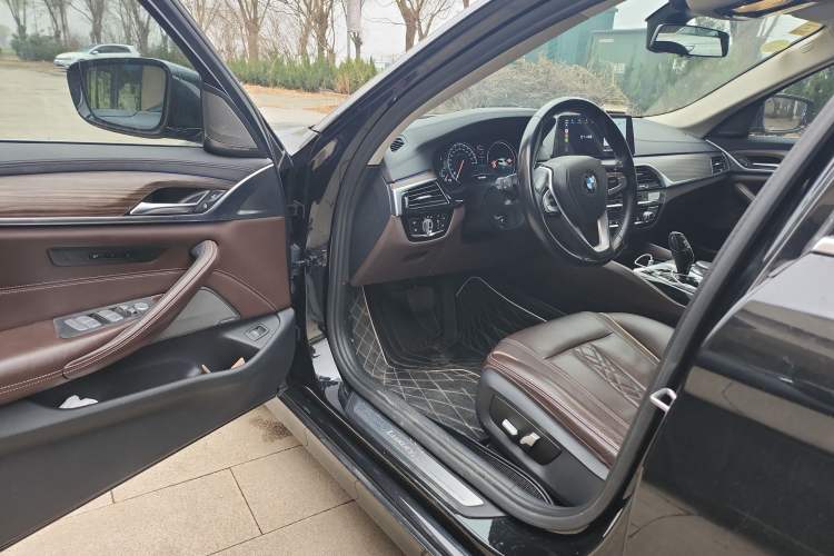 Used BMW 5 Series 2018 Facelifted 530Li Luxury Edition Premium Package
