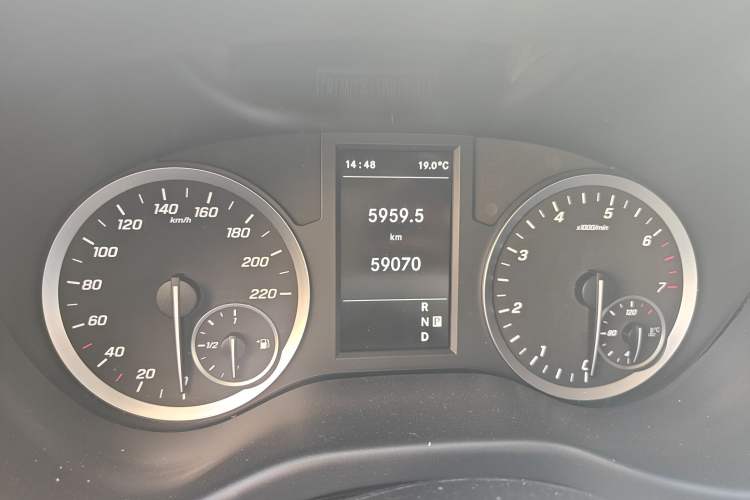 Used Mercedes-Benz Vito 2021 2.0T Business Version 7 Seats
