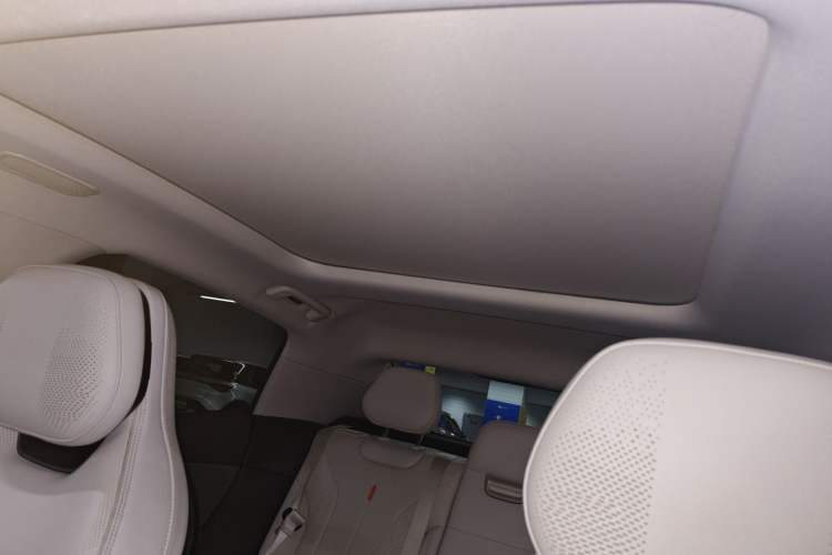 Used Lynk & Co 07 2024 EM-P 126 Long-Range Ultra
