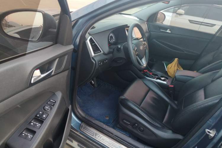 Used Hyundai Tucson 2015 1.6T Dual-Clutch Two-Wheel-Drive Leading Model
