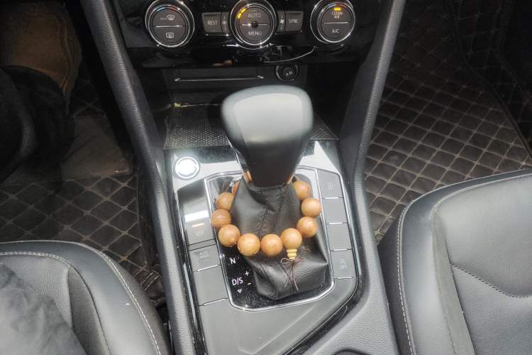 Used Volkswagen Tiguan L 2021 330TSI Automatic Two-Wheel Drive Smart Edition
