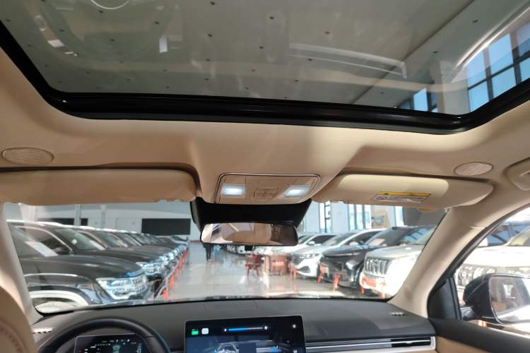 Used  E5 PLUS 2025 165 km Long-Range Version PLUS 7-Seater
