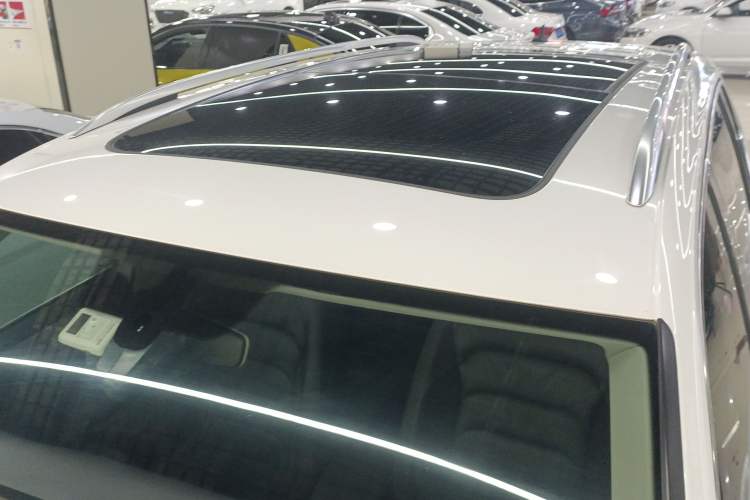 Used Volkswagen Tiguan L 2017 330TSI Automatic Two-Wheel Drive Luxury Edition