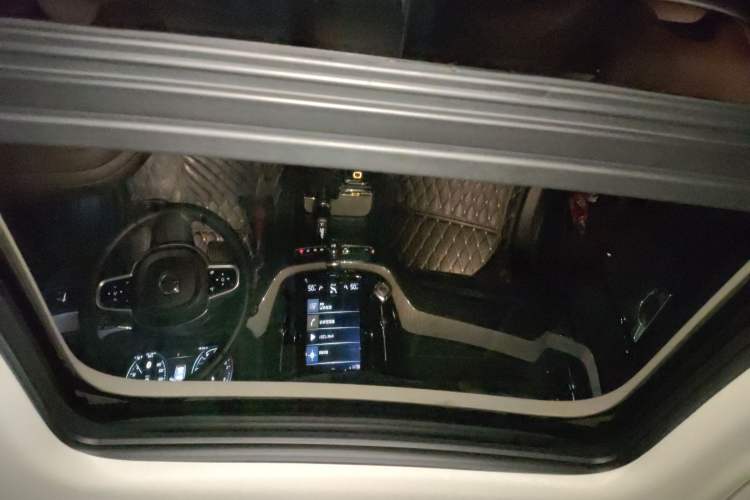 Used Volvo XC60 2019 T5 4x4 Zhiya Luxury Edition China V Standard
