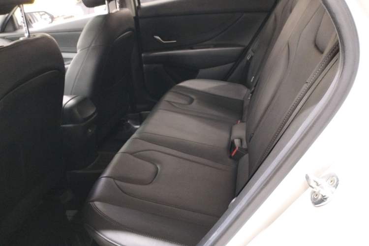 Used Hyundai Elantra 2021 1.5L CVT LUX Prestige Edition