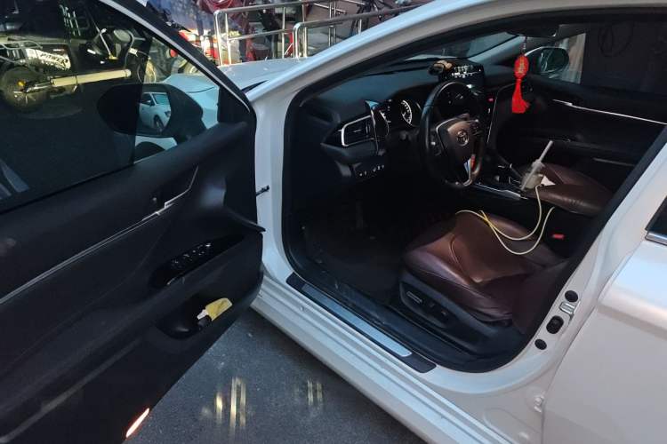 Used Toyota Camry 2021 2.0G Luxury Edition
