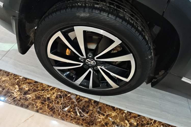 Used Volkswagen Tharu 2021 330TSI All-Wheel Drive Luxury PLUS Version
