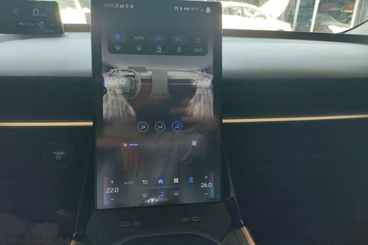 Used Toyota bZ3 2023 616 km Long-Range PRO
