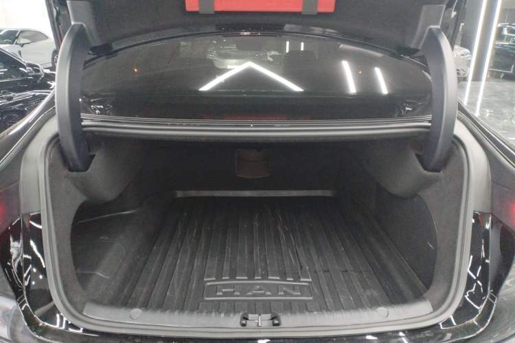 Used BYD Han 2023 EV Champion Edition 605KM Front-Drive Premium Model
