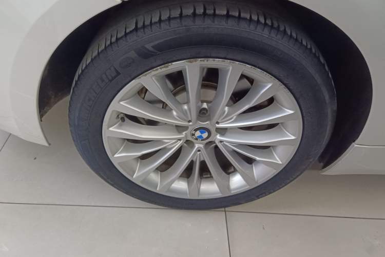 Used BMW 5 Series 2019 Facelifted 525Li Luxury Package
