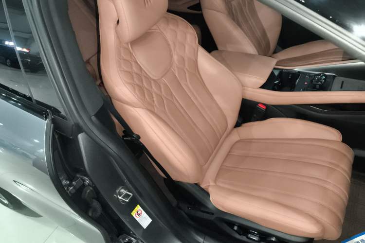 Used BYD Song L EV 2024 662 km Excellence Version
