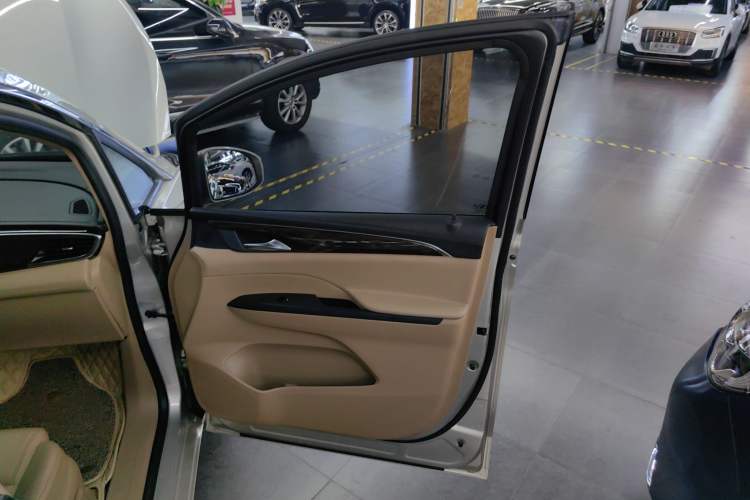 Used Buick GL8 2018 ES 28T Premium Model China VI Standard
