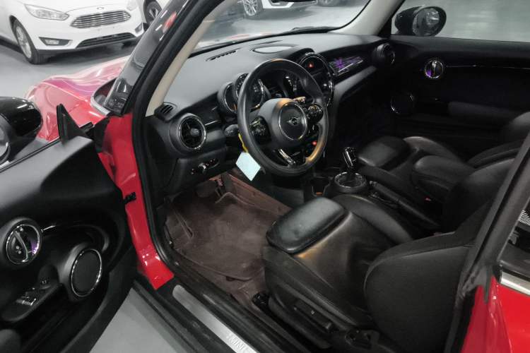 Used  MINI 2019 1.5T COOPER Artist
