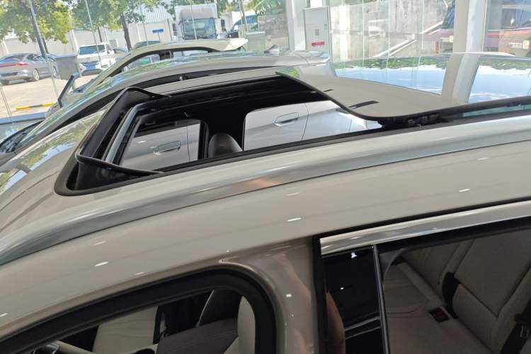 Used BYD Song PLUS New Energy 2025 EV Intelligent Driving Version 520km Premium Model
