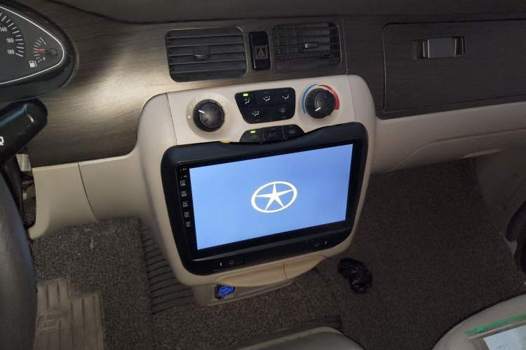 Used  Refine 2011 2.4L Government Procurement Version Manual Luxury Trim
