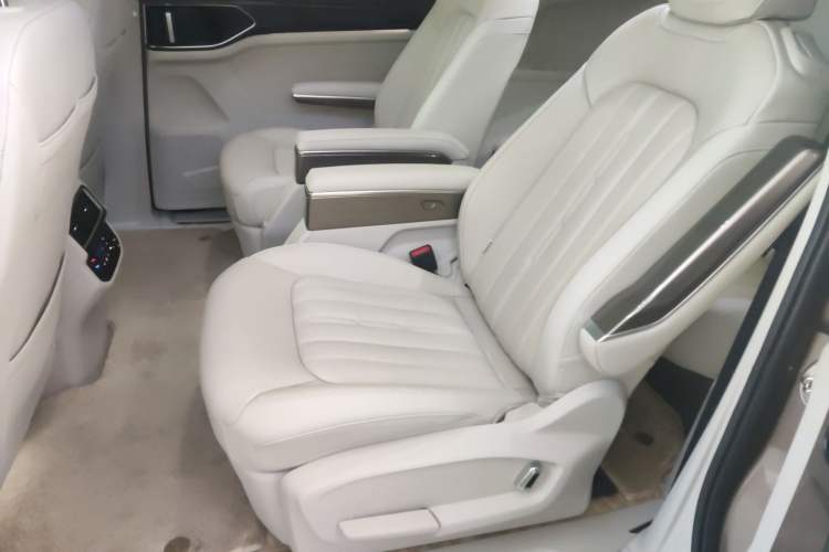 Used Volkswagen Viloran 2023 380TSI Luxury Edition
