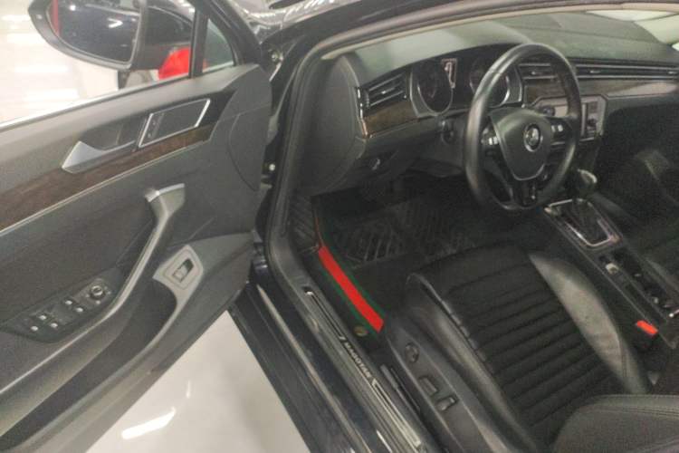 Used Volkswagen Magotan 2018 Facelift 330TSI DSG Luxury Model