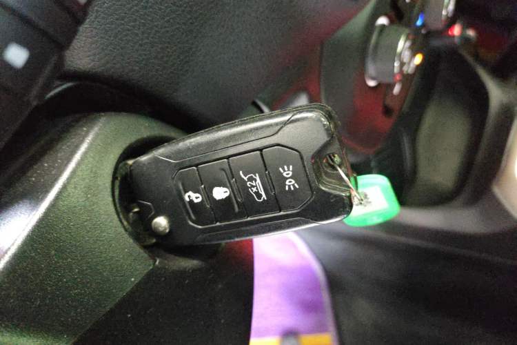 Used  Renegade 2018 Connected Large Screen Version 180T Automatic High-Energy Edition
