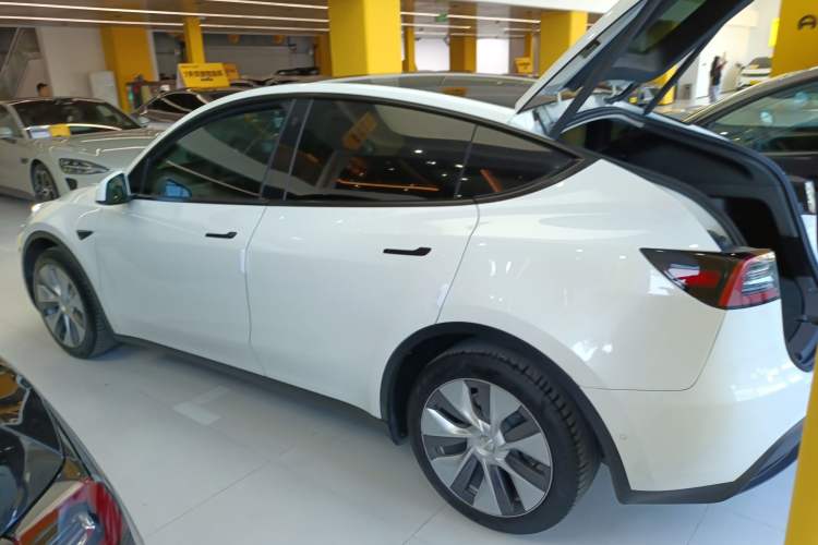Used Tesla Model Y 2022 Rear-Wheel-Drive Version
