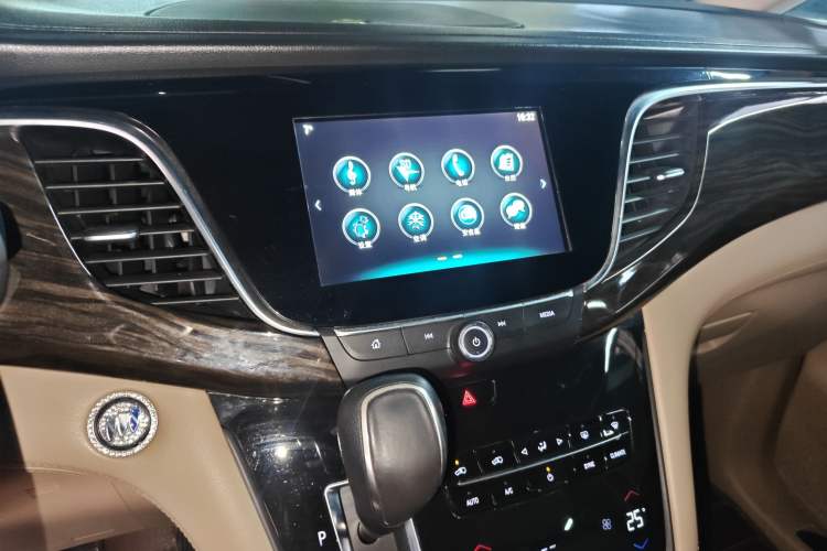 Used Buick GL8 2017 ES 28T Luxury Model China V Standard
