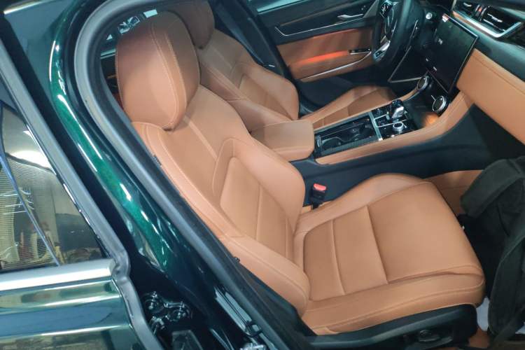 Used Jaguar XFL 2023 XFL 2.0T P250 Two-Wheel-Drive Elite Sport Gold Edition
