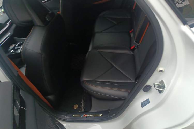 Used Changan UNI-V 2022 1.5T Sport Edition
