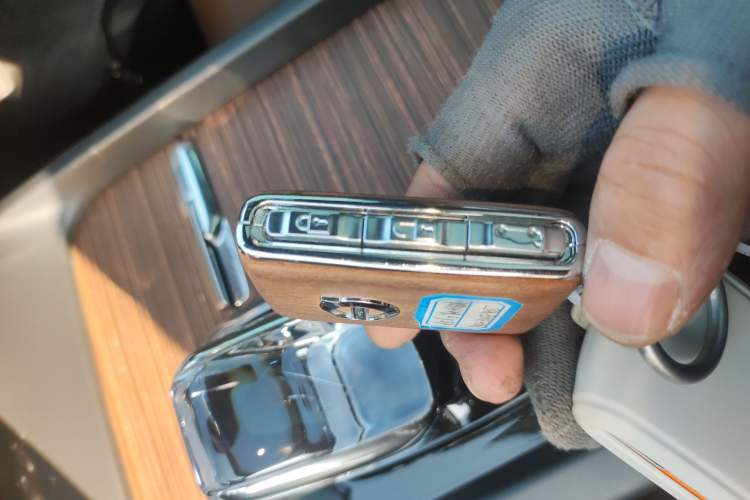 Used Volvo XC60 2024 B5 4x4 Smart Luxury Edition
