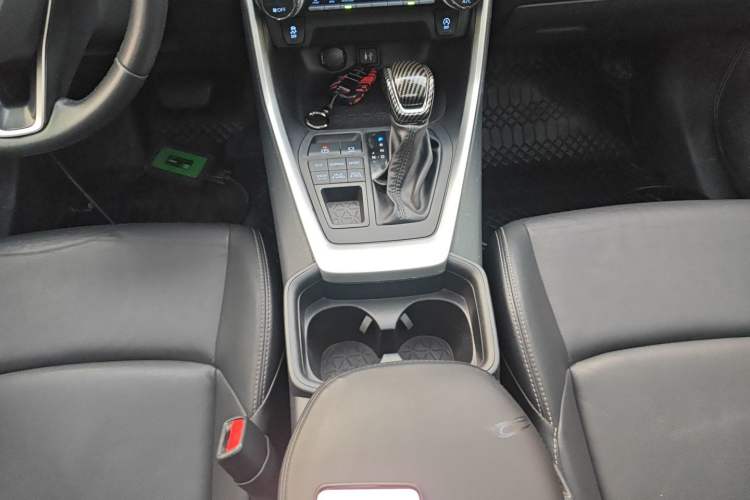 Used Toyota Wildlander 2022 2.0L CVT 4x4 Luxury PLUS Edition