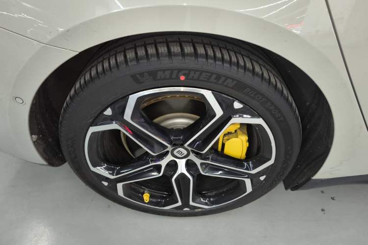 Used Xiaomi Auto SU7 2024 Rear-Drive Long-Range Intelligent Driving Version
