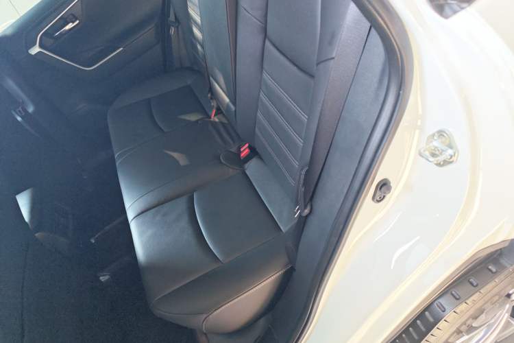 Used Toyota RAV4 2023 2.0L CVT Two-Wheel Drive 20th Anniversary Platinum Edition
