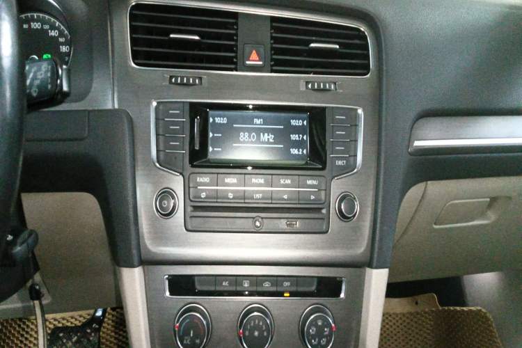 Used Volkswagen Golf 2015 1.6L Automatic Comfort Model
