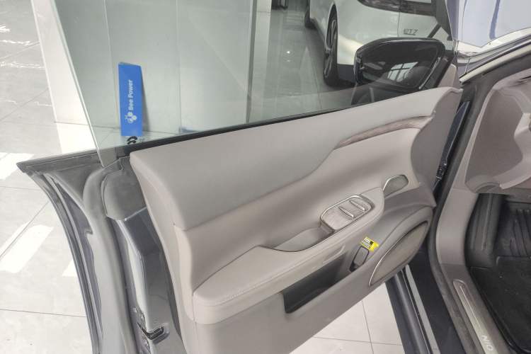 Used Nio ET7 2024 75 kWh Executive Edition
