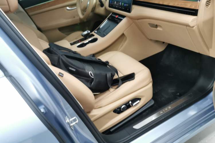 Used Hima AITO M5 2024 Extended-Range Max Rear-Wheel Drive Advanced Intelligent Driving Version
