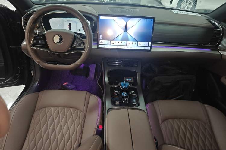 Used BYD Han 2024 DM-i Glory Edition 121KM Prestige Model
