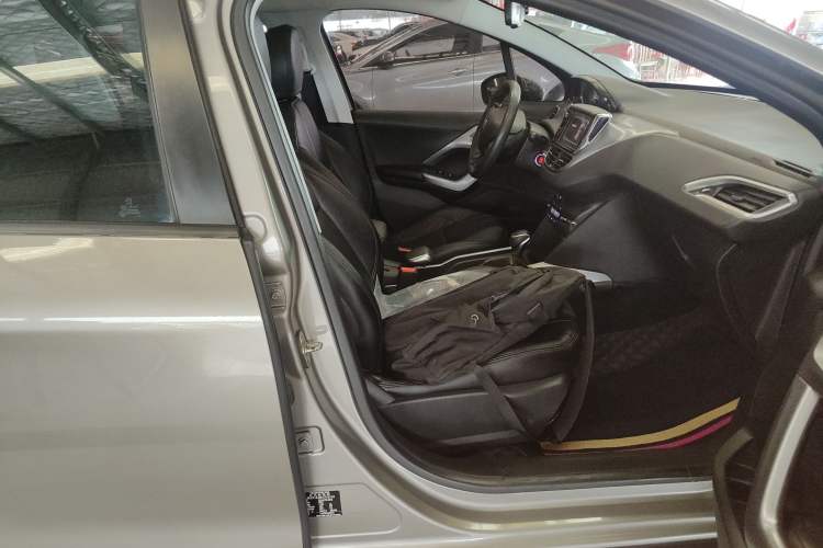 Used Peugeot 2008 2016 230THP Automatic Fashion Edition
