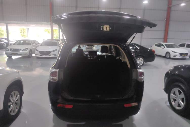 Used Mitsubishi Outlander 2013 2.4L 4x4 Luxury Navigation Edition 5 Seats
