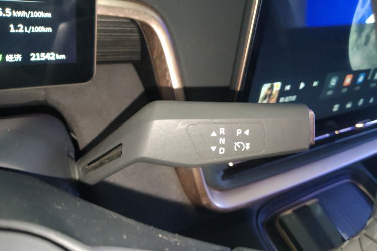 Used  eπ008 2024 210Max Range-Extended Version 6 Seats