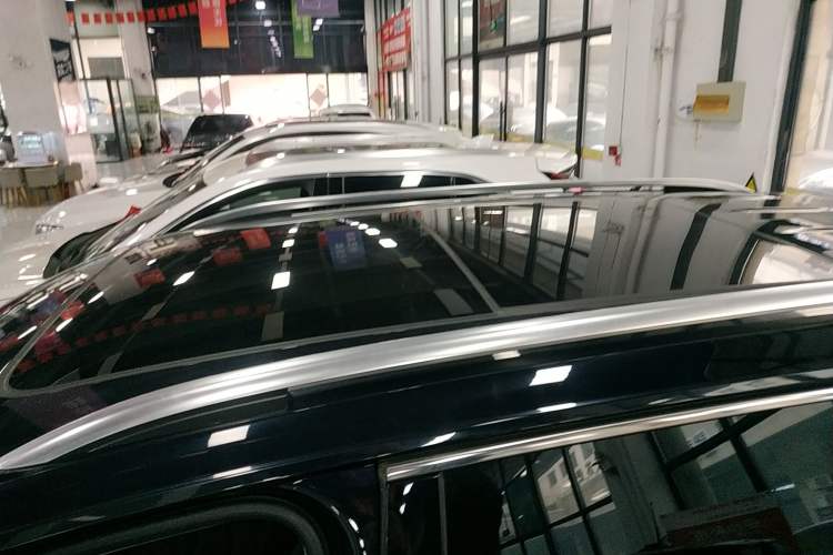 Used Volkswagen Tiguan L 2021 330TSI Automatic Two-Wheel Drive Smart Edition
