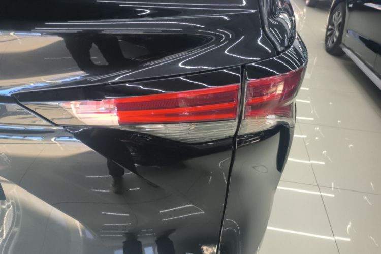 Used Toyota Granvia 2023 2.5L Hybrid Flagship VIP Edition
