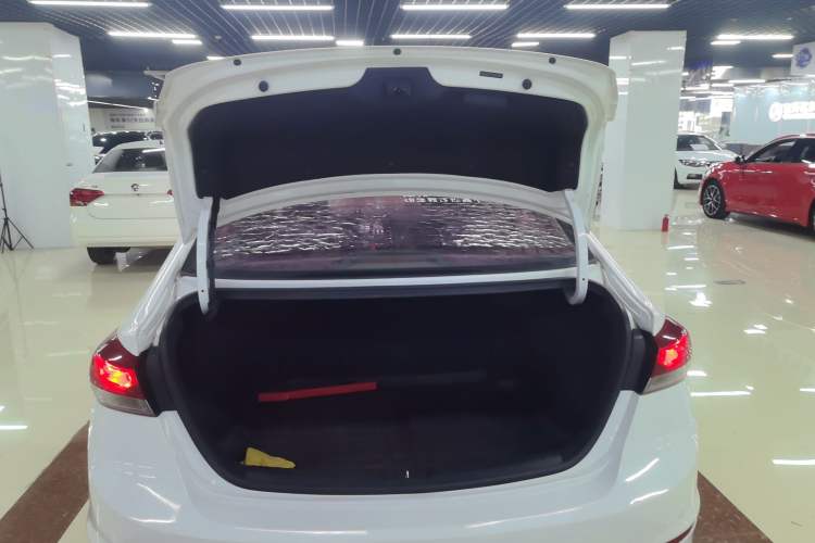 Used Hyundai Elantra (6th Generation / Lingdong) 2016 1.6L Automatic ZhiXuan – Elite Version