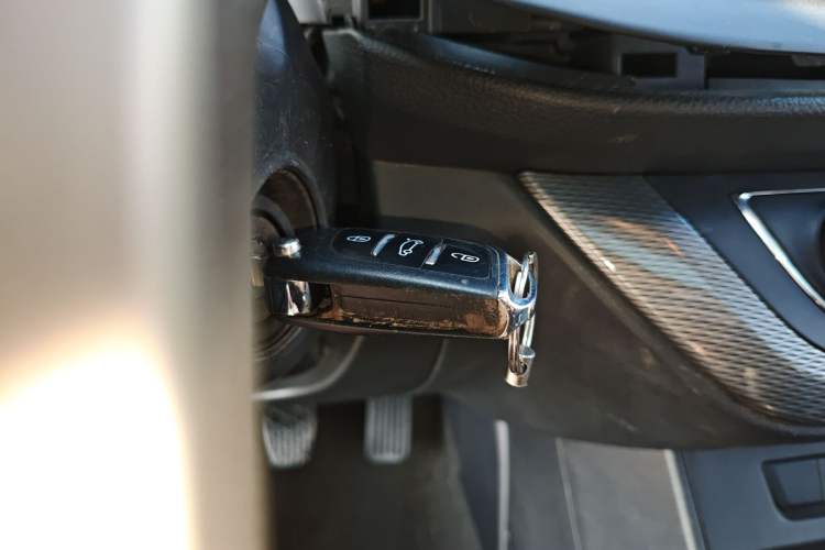 Used Roewe 360 2015 1.5L manual luxury edition
