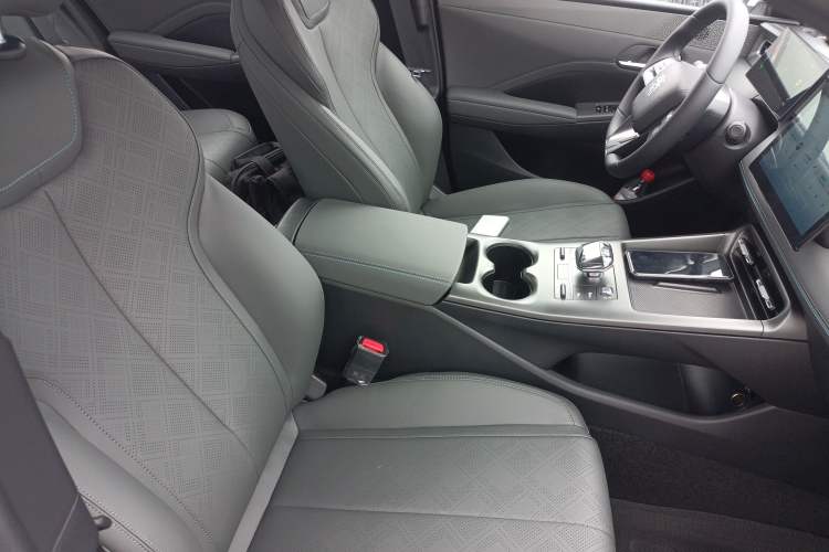 Used BYD Qin PLUS 2025 DM-i Smart Drive 55KM Leading Model
