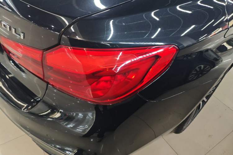 Used BMW 5 Series 2019 Facelifted 530Li Leading Edition M Sport Package