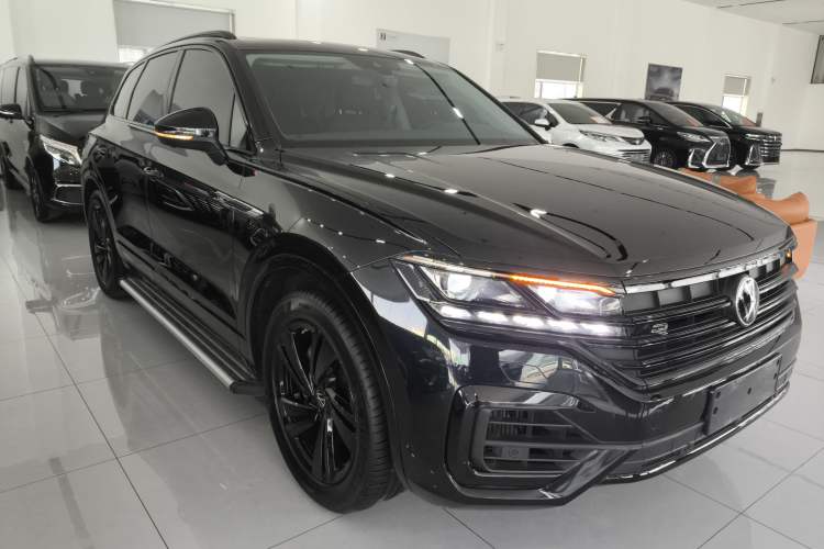 Used Volkswagen Touareg 2022 3.0 TSI Luxury Edition Black Diamond Sport Package
